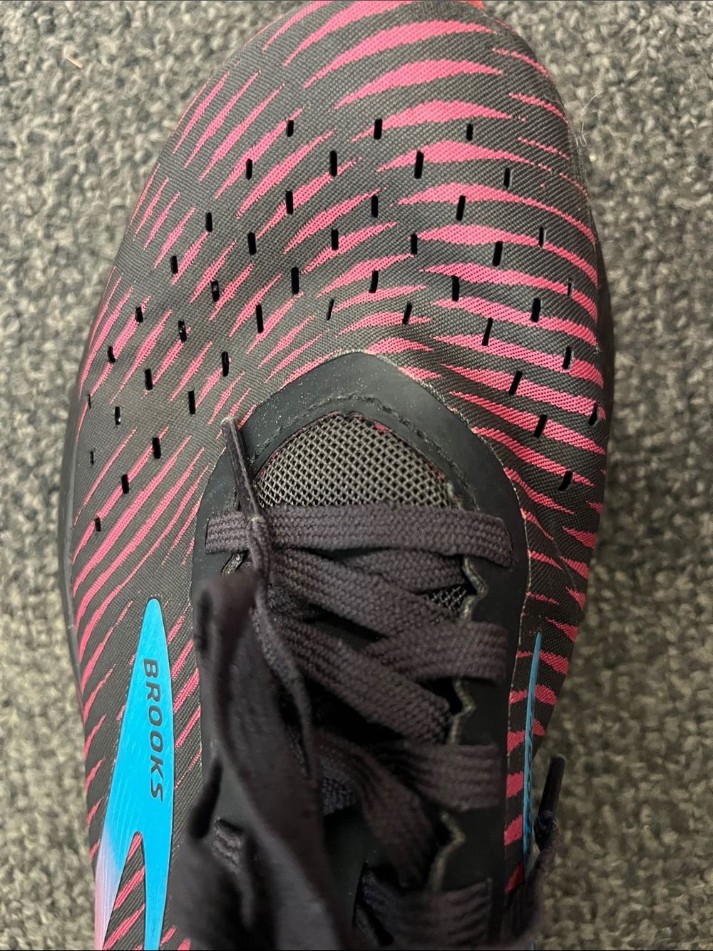 Brooks Hyperion Tempo size 8 - Picture 8 of 9